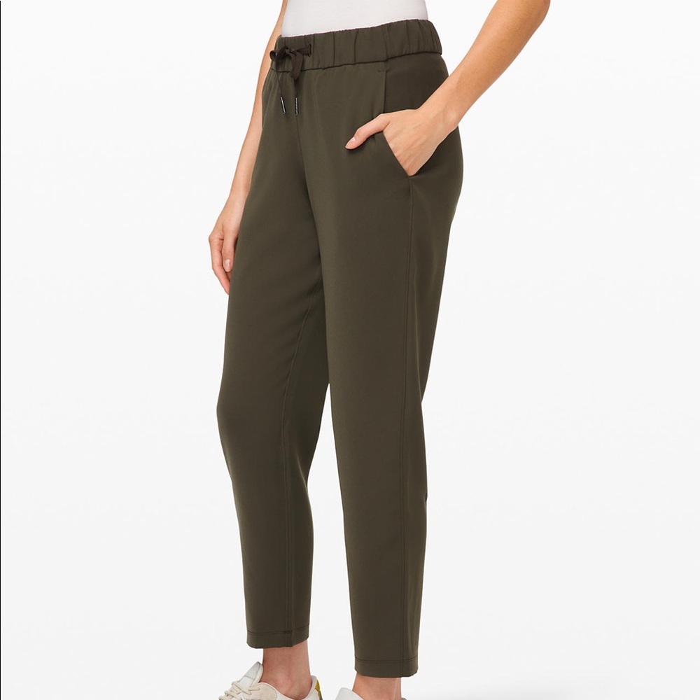 Lululemon On the Fly 7/8 Pant woven
